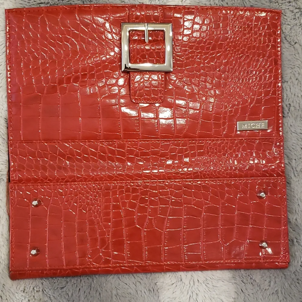Miche vintage magnetic purse cover. Like new condition never used.